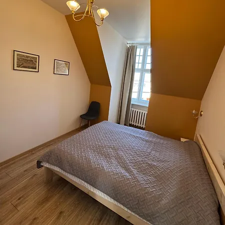 Cosy In Old Town Apartment *